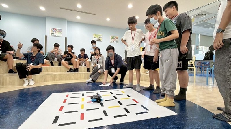 2026/06/05高雄大學攜手蚵寮國小打造火星探險隊  帶領學生挑戰火星探險任務