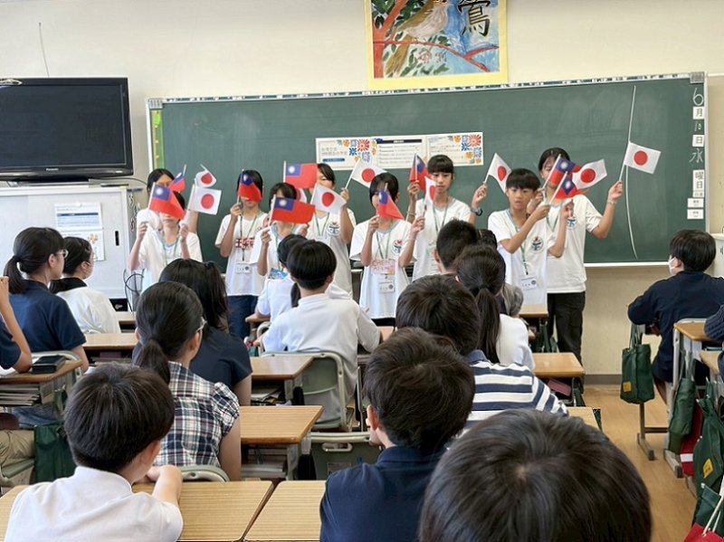 2026/06/17高雄三校共學前進日本師培附小 台日學子入班交流深化國際素養