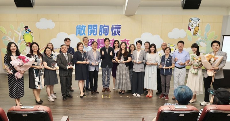 2026/10/15高雄市教育局今表揚115年度社會教育、藝術教育貢獻獎得獎團體與個人